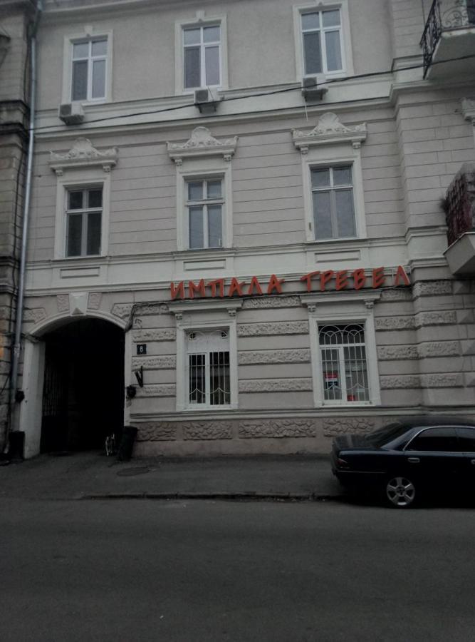 White Door Apartments Mansard Heart Of Odessa 2 Exteriér fotografie